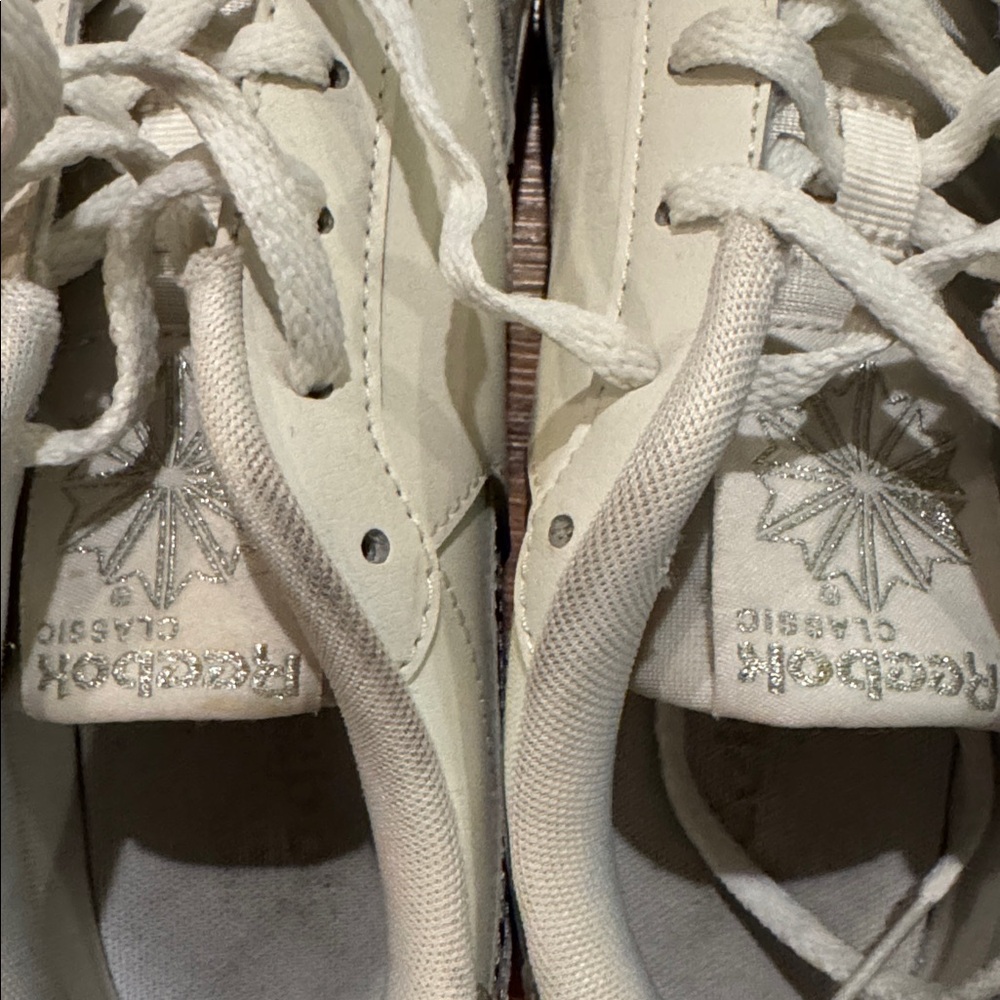 Reebok - Picture 9 of 10